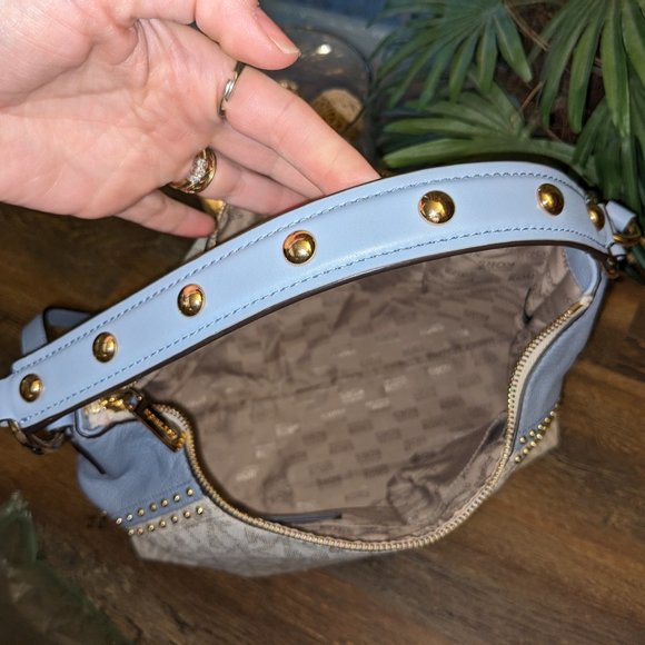 RARE Michael Kors Aria Signature Shoulder Bag. Vanilla & Pale Skye Blue - Picture 14 of 14